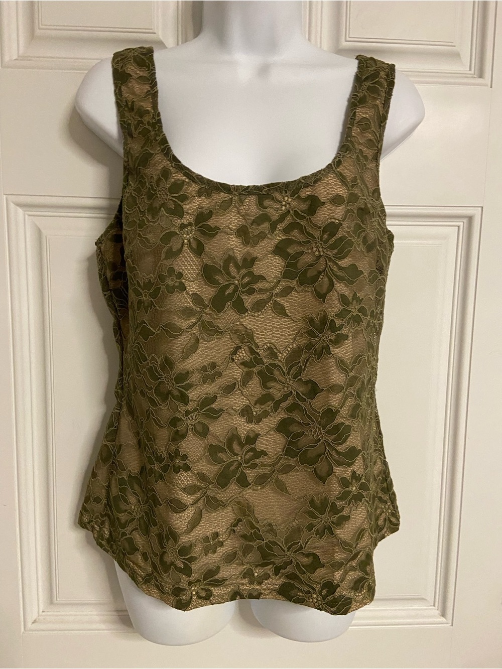 T44- BOSTON PROPER Olive Green Lace Overlay Tank Top